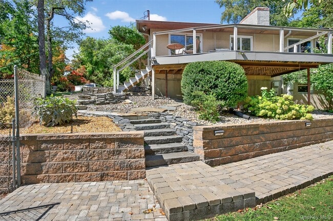 Photo - 3 Hudson Bluff Cir