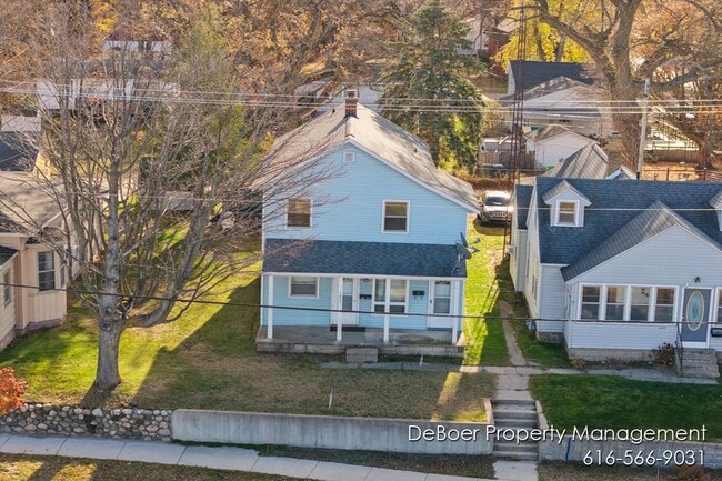 Photo - 1621 Lakeshore Dr