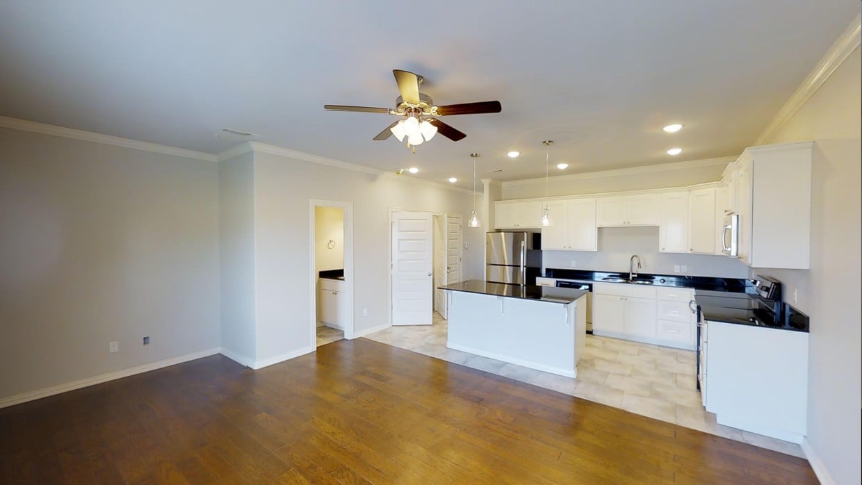Photo - Woodland Park Apartments