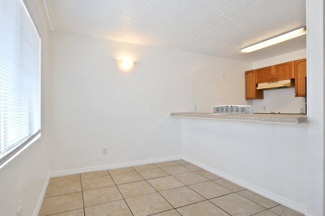 Photo - 415 N Halifax Ave