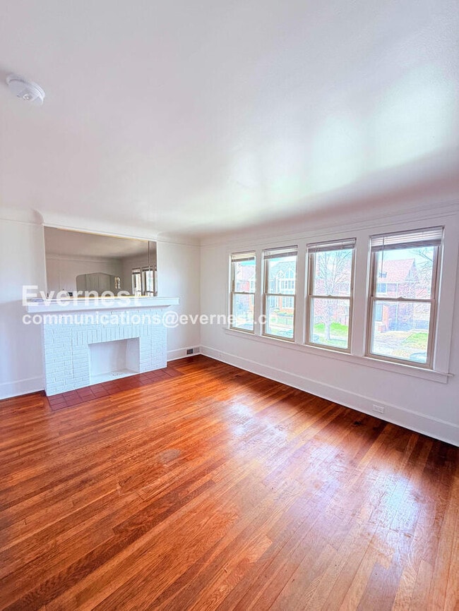 Photo - 3209 W Grand St