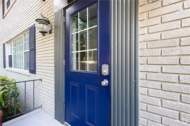 Building Photo - 1643 Briarcliff Rd NE Unit 8 Rental