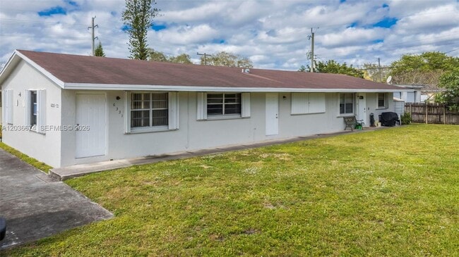 Photo - 6331 Pierce St Unidad 1