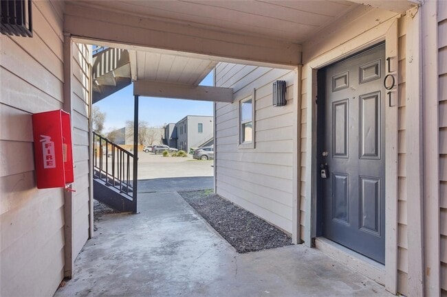 Building Photo - 2705 Windswept Cove Unit 101