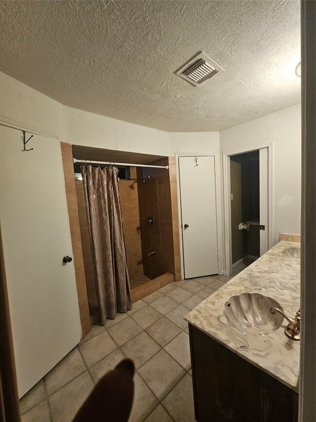 Photo - 4011 Alshire Dr