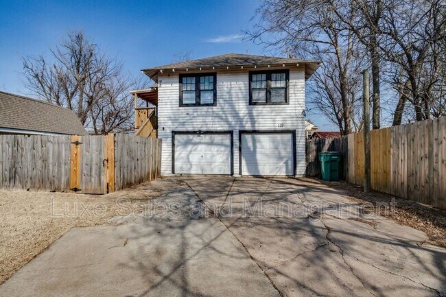 Photo - 119 NW 27th St