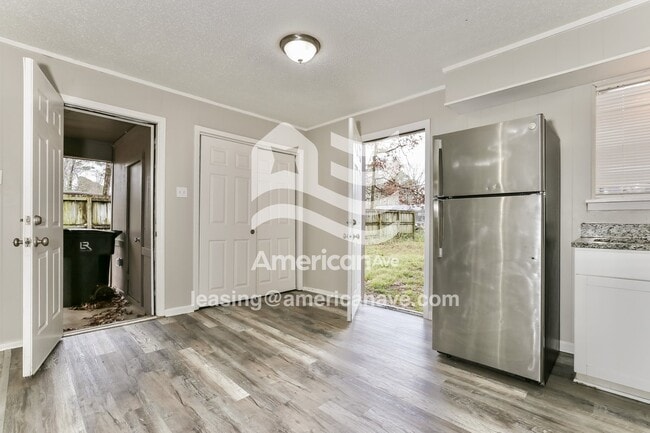 Photo - 7001 Eddy Ln