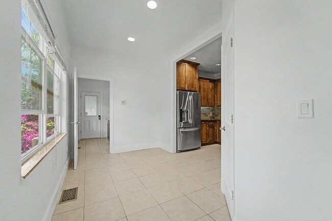Photo - 3 bedroom 2 Bath Home MUST SEE