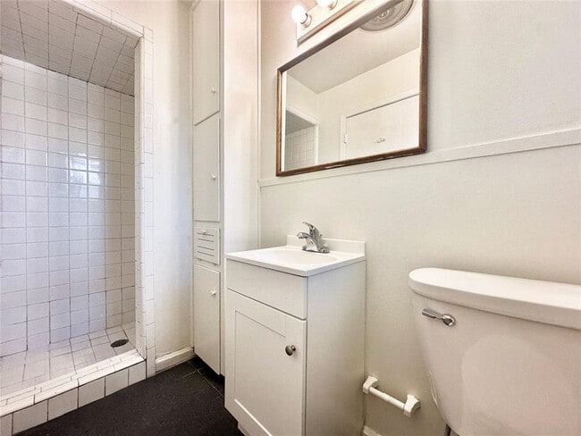 Photo - 2721 Hemphill Park Unit D