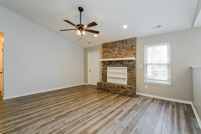 Photo - 233 Sweetheart Ct