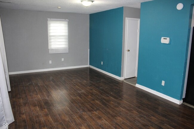 Photo - 3125 N Gladstone Ave