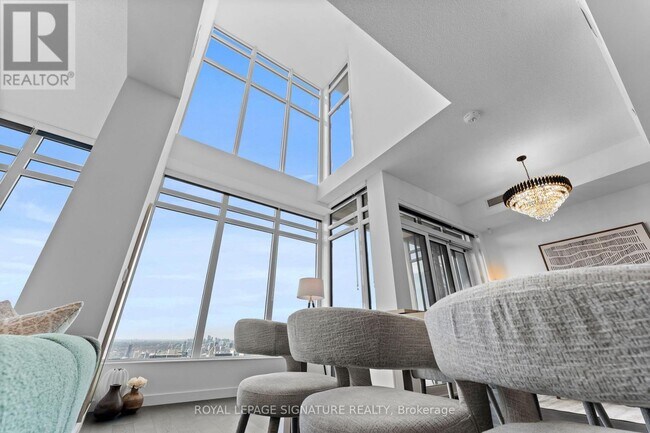 Photo - 1 Concord Cityplace Wy Unit PH7001