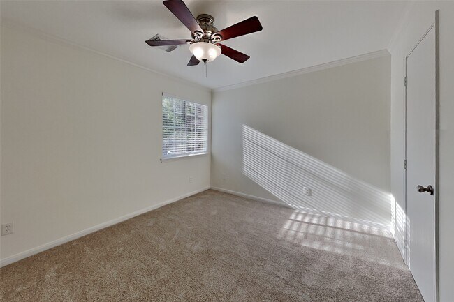 Building Photo - 32334 Summer Park Ln