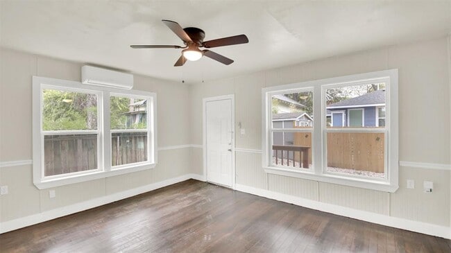 Photo - 4010 Speedway