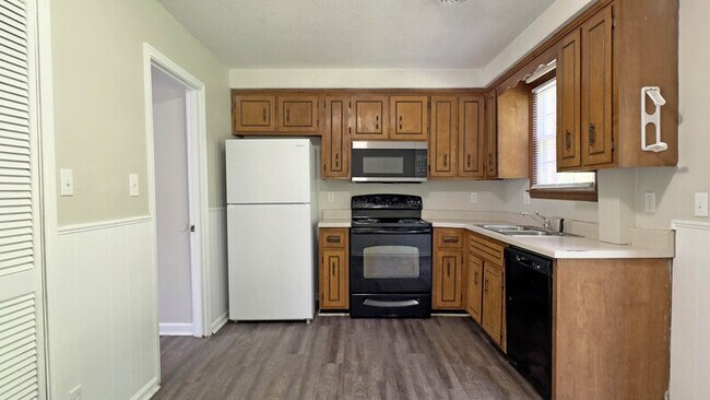 Photo - 812 Golf View Pl