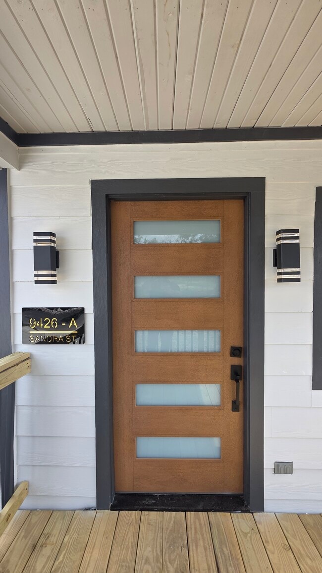 Building Photo - 9426 Sandra St