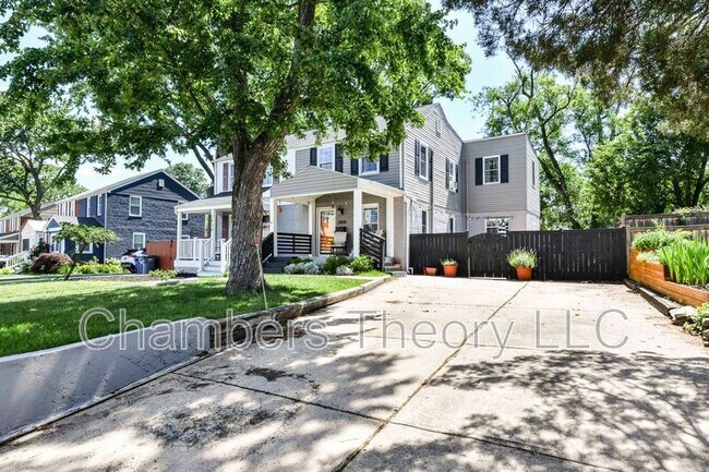 Photo - 2828 Fairhaven Ave