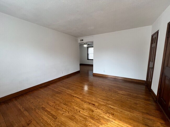 Photo - One Bedroom Apartment in Richmond Heights with One Month Free Move-In Special! Unit 7760 Wise  11