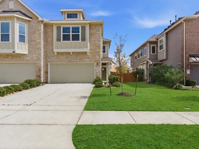 Building Photo - 28043 Rocky Heights Dr