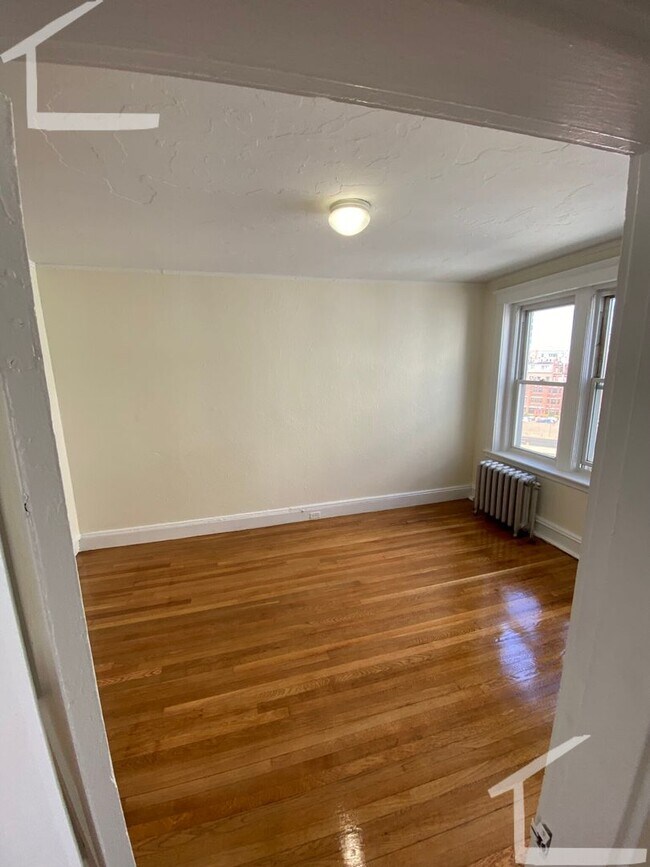 Photo - Avl 3/4/26 No Fee! Renovated 1BR in Fenway elevator building