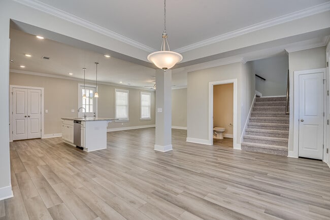 Photo - 4045 Evans to Locks Rd