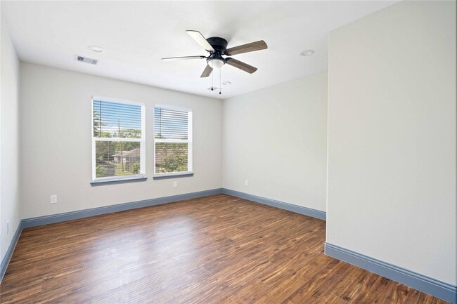 Photo - 4506 Mayflower St