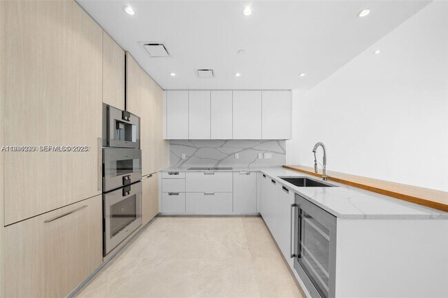 Photo - 15701 Collins Ave Unidad 2803