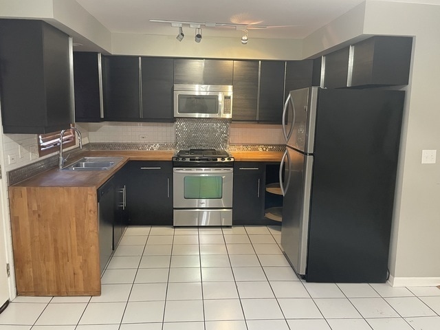 Photo - 309 Elgin Ave