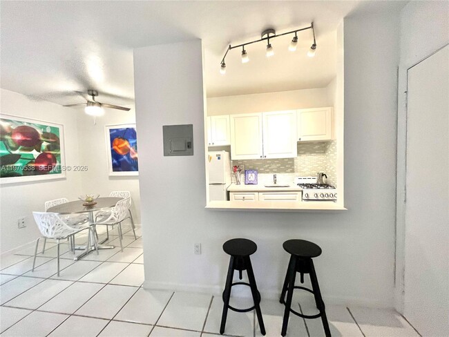 Photo - 6310 SW 79th St Unit 2