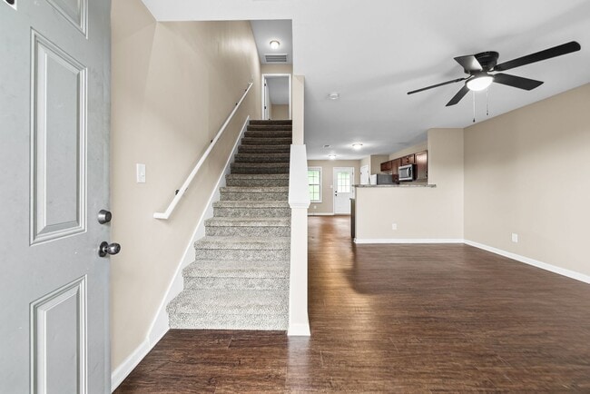 Photo - 148 Center Pointe Dr Unit C