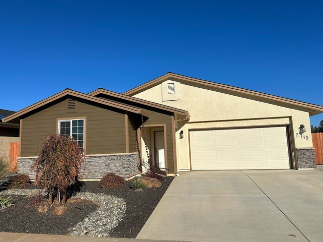 Move in ready! 4 bedroom/2 bath in Shastin... - Move in ready! 4 bedroom/2 bath in Shastin... House