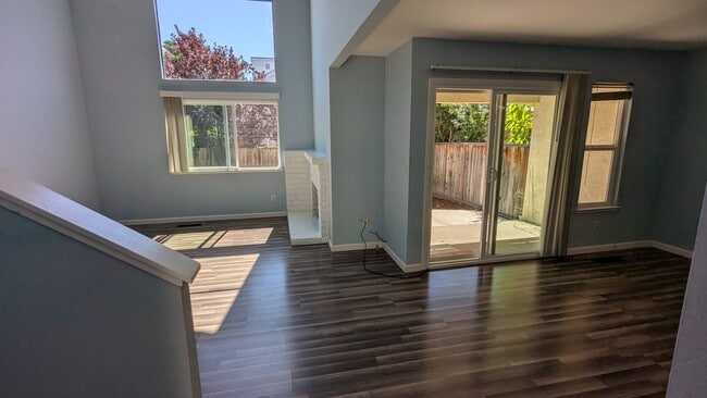 Building Photo - 3506 McCoppin Park Ct