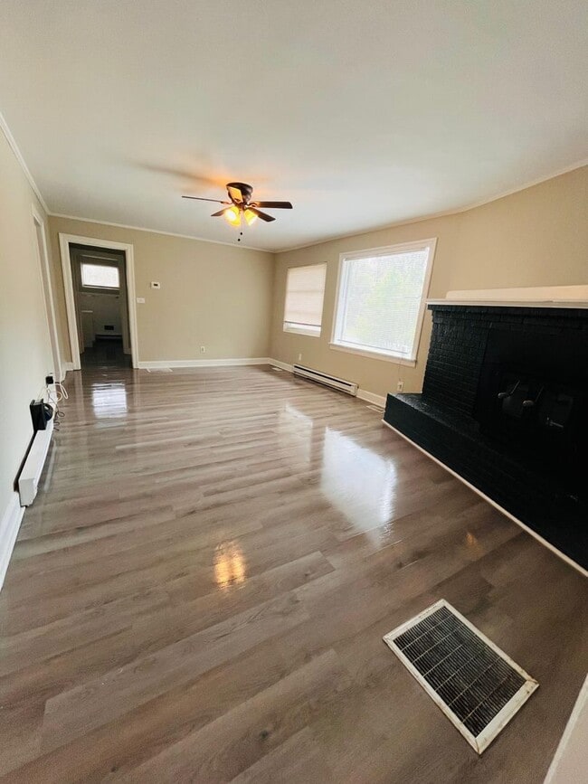 Photo - three bedroom duplex with ALL utilities included