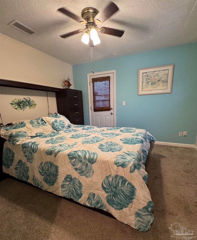 2701 E De Soto St