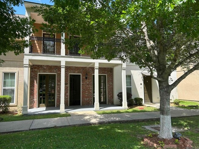 Building Photo - 2137 S Commerce Ave