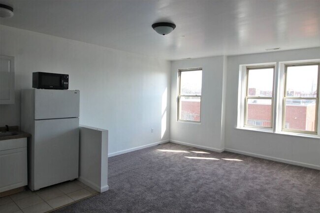 Photo - 2516 N Charles St Unit #2