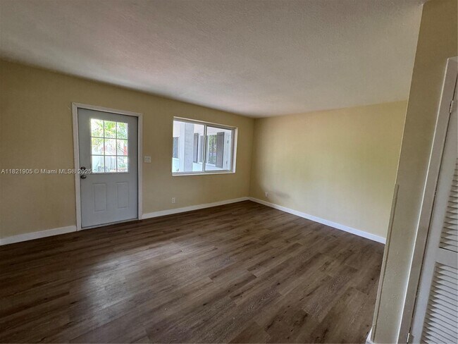 Photo - 707 S 19th Ave Unit 3