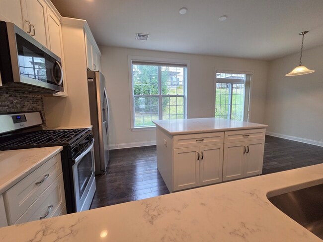 Photo - 12 Putnam Ln