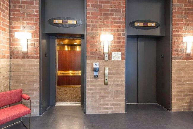 Photo - 505 E Huron St Unidad 707