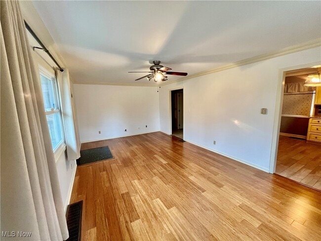 Photo - 301 Bogart Rd