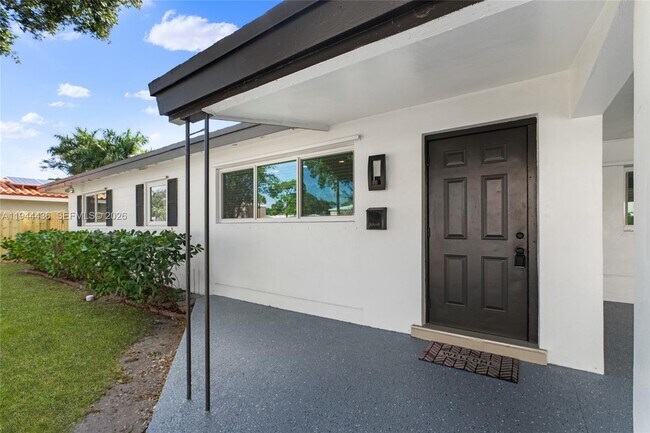 Photo - 1472 NE 62nd St