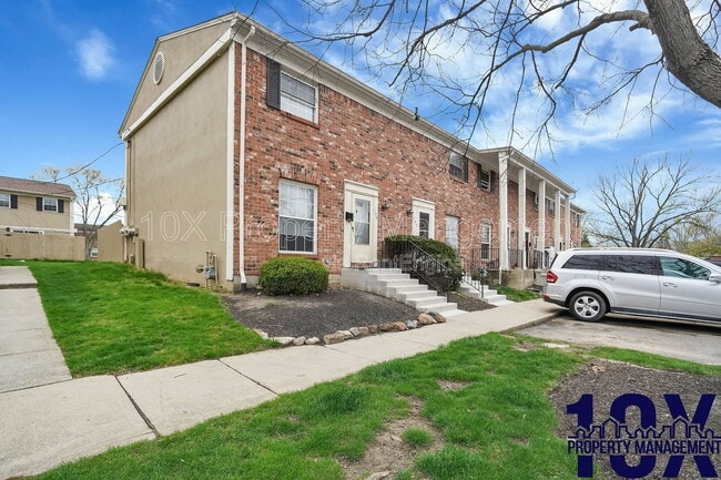 Photo - 141 Beacon Run W