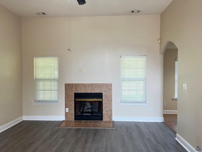 Photo - 101 Mallards Landing Dr