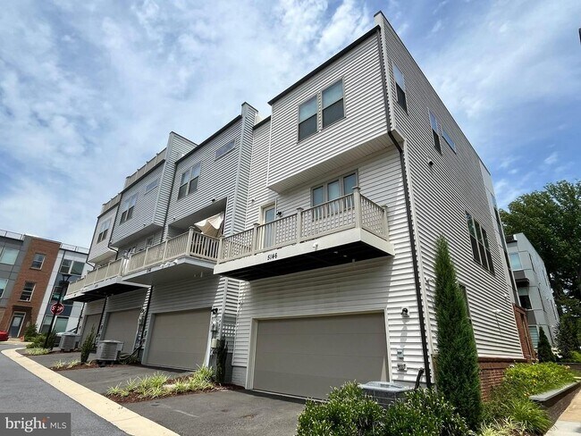 Photo - 5146 Longstone Way