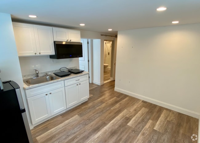 Building Photo - 52 S Border Rd Unit A Rental