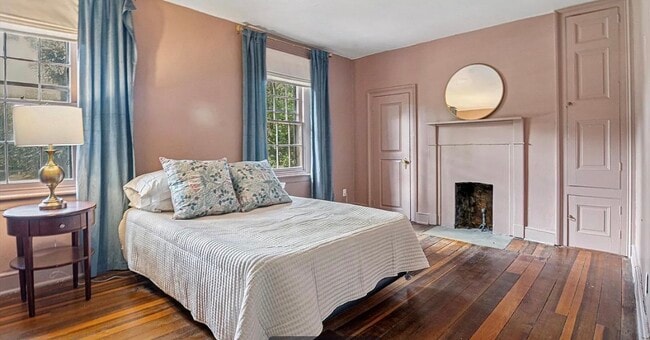 Photo - 547 Concord Rd