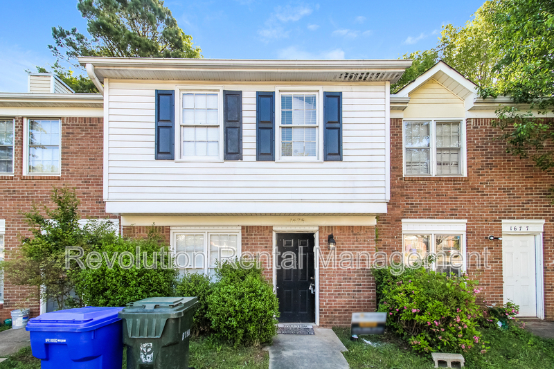 Photo - 1675 Winchester Way SE