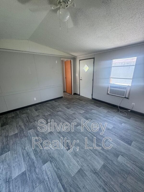 Photo - 1019 S Jackson St