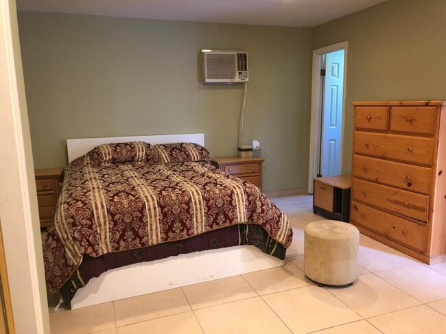 Photo - 200 S Palm Dr