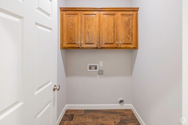 2BR, 2BA - 1,200SF - In-Unit Laundry Room